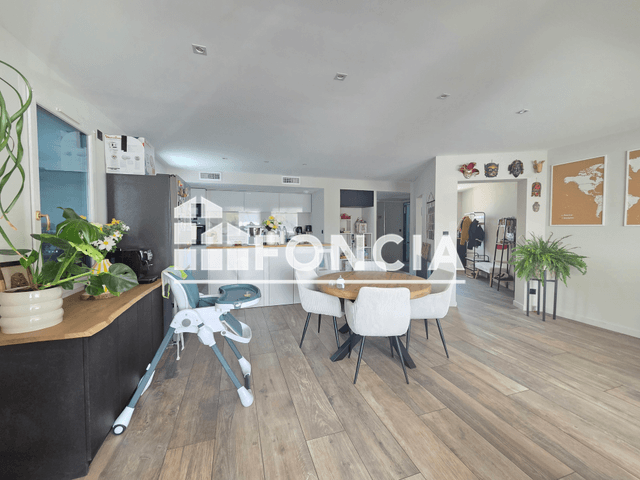 Appartement 5 pièces (150.87 m²) à louer - Vif (38450)