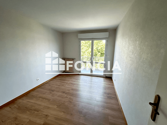 Appartement 3 pièces (87.1 m²) à louer - Charleville-mezieres (08000)