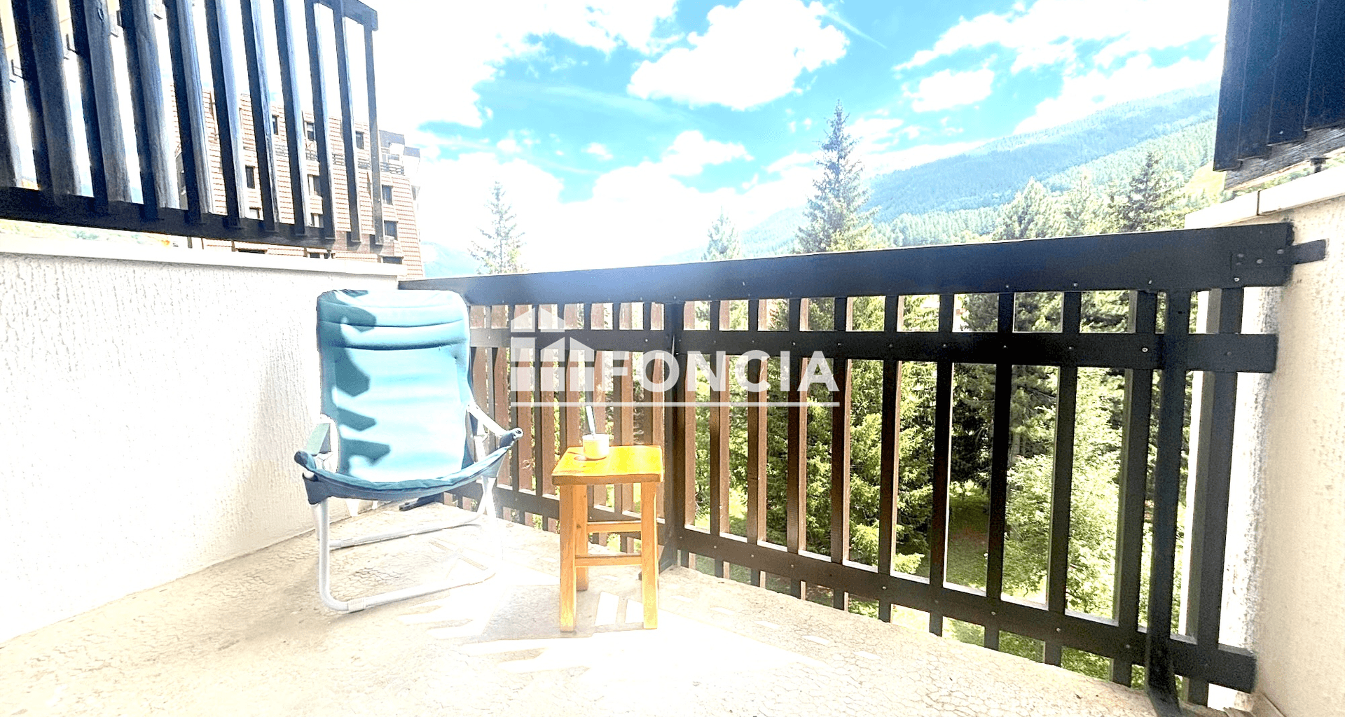 Studio (25 m²) à vendre - La Salle-les-alpes (05240)