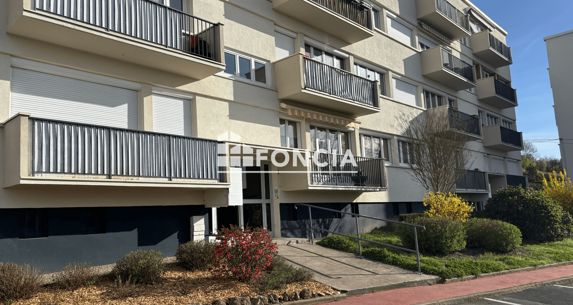 Appartement 4 pièces (67.41 m²) à vendre - Verrières-le-buisson (91370)