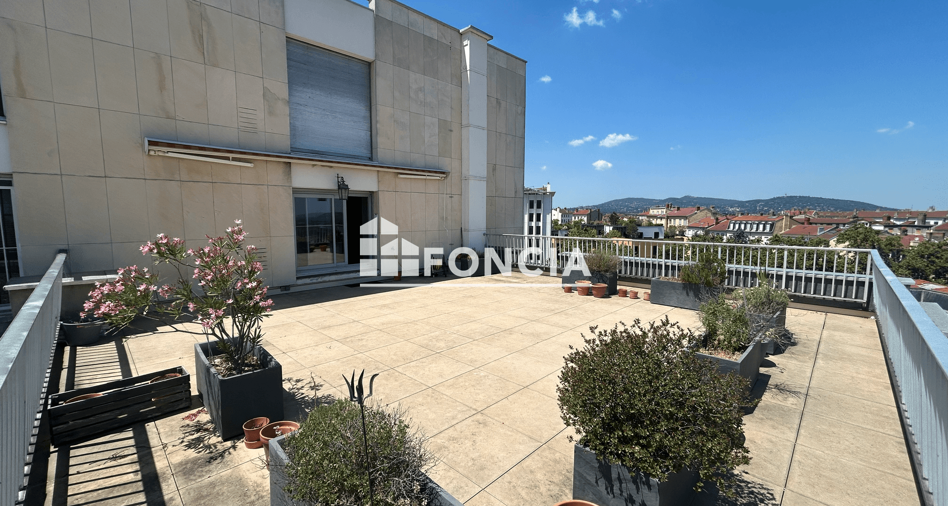 Appartement 4 pièces (136.36 m²) à louer - Lyon 1ᵉʳ (69001)