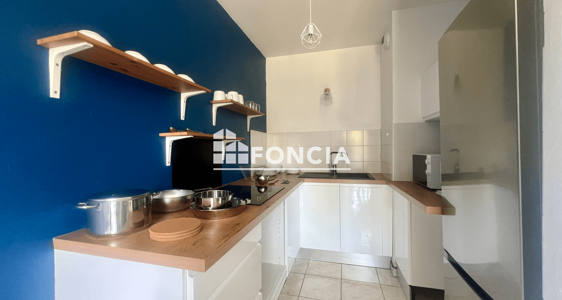 Appartement meublé 2 pièces (46.2 m²) à louer - L'étrat (42580)