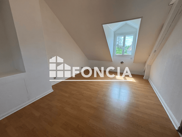 Maison 4 pièces (93 m²) à louer - Nazelles Negron (37530)