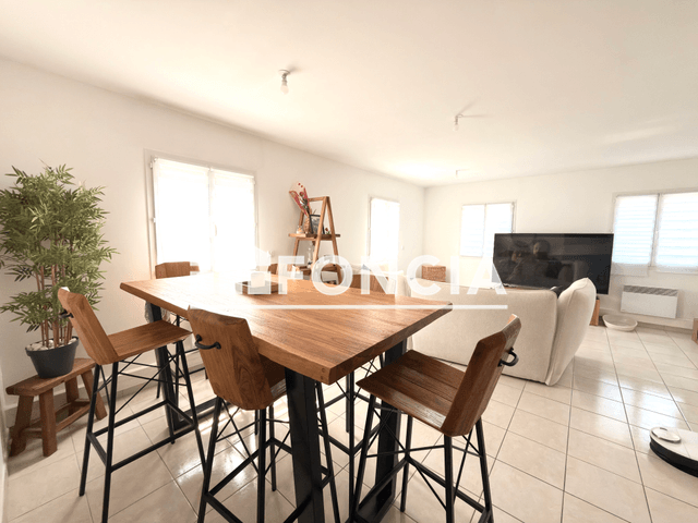 Appartement 3 pièces (73.65 m²) à louer - Belcodene (13720)