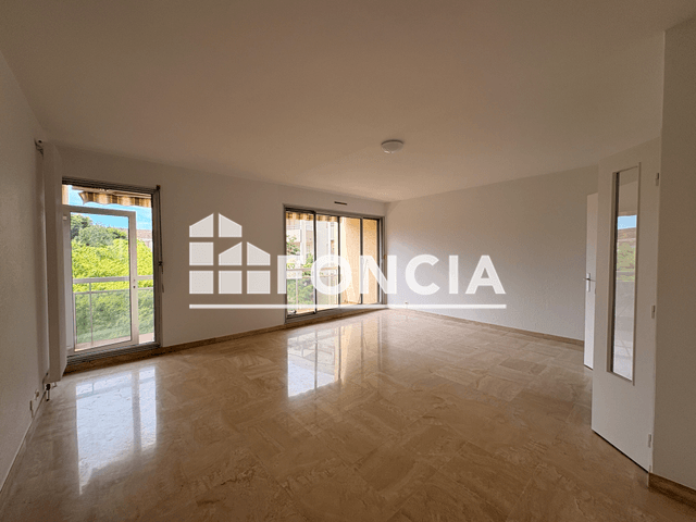 Appartement 3 pièces (79.8 m²) à louer - Nimes (30000)