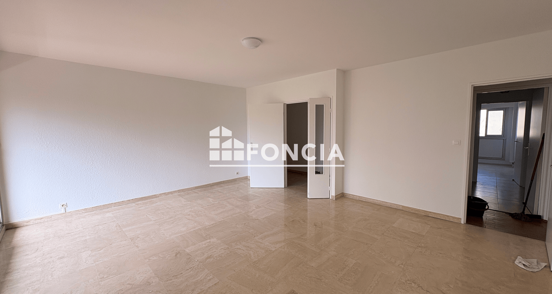Appartement 3 pièces (79.8 m²) à louer - Nîmes (30000)