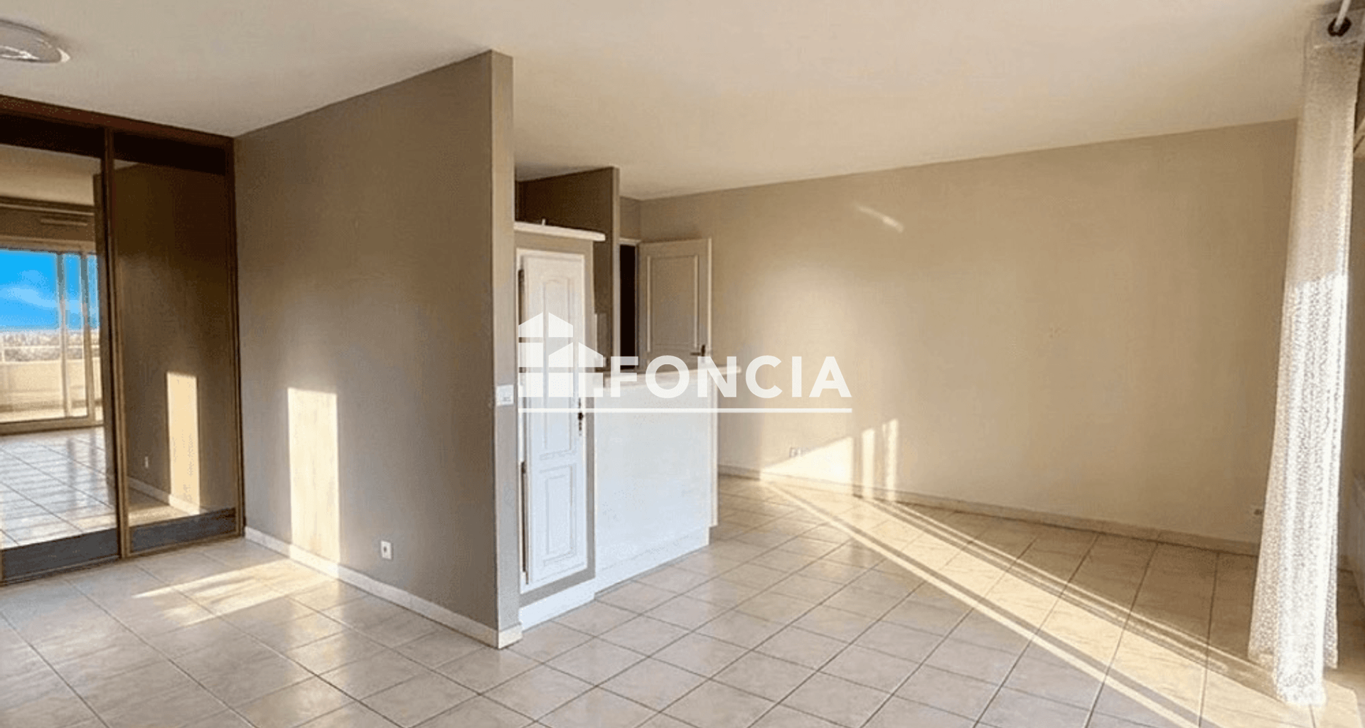 Appartement 4 pièces (82.61 m²) à vendre - Saint-raphaël (83700)