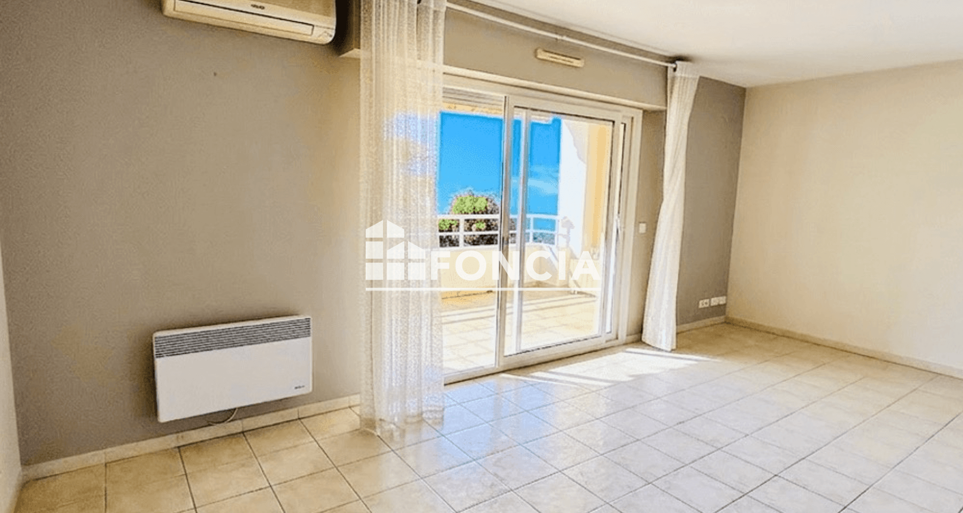 Appartement 4 pièces (82.61 m²) à vendre - Saint-raphaël (83700)