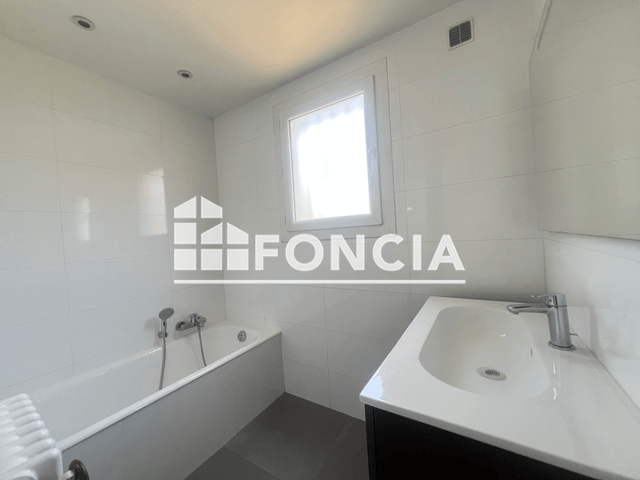 Maison 4 pièces (98.39 m²) à louer - Cannes (06400)