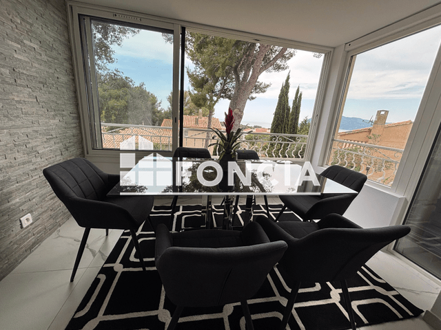 Appartement meublé 3 pièces (38.46 m²) à louer - Saint-mandrier-sur-mer (83430)