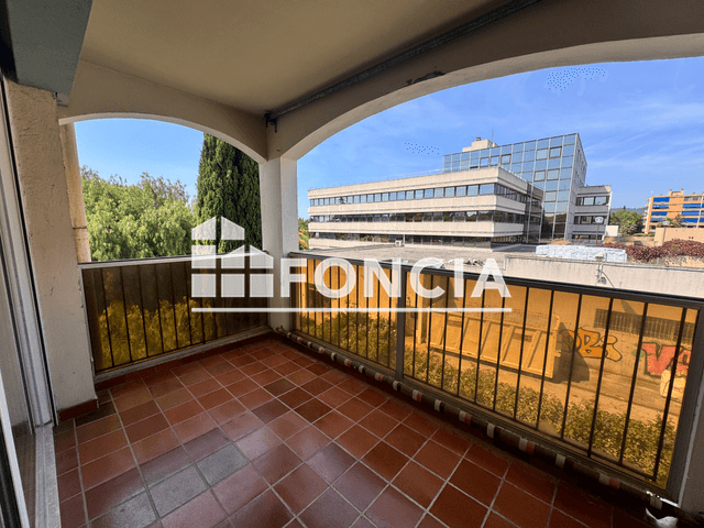 Studio (30 m²) à louer - Hyeres (83400)