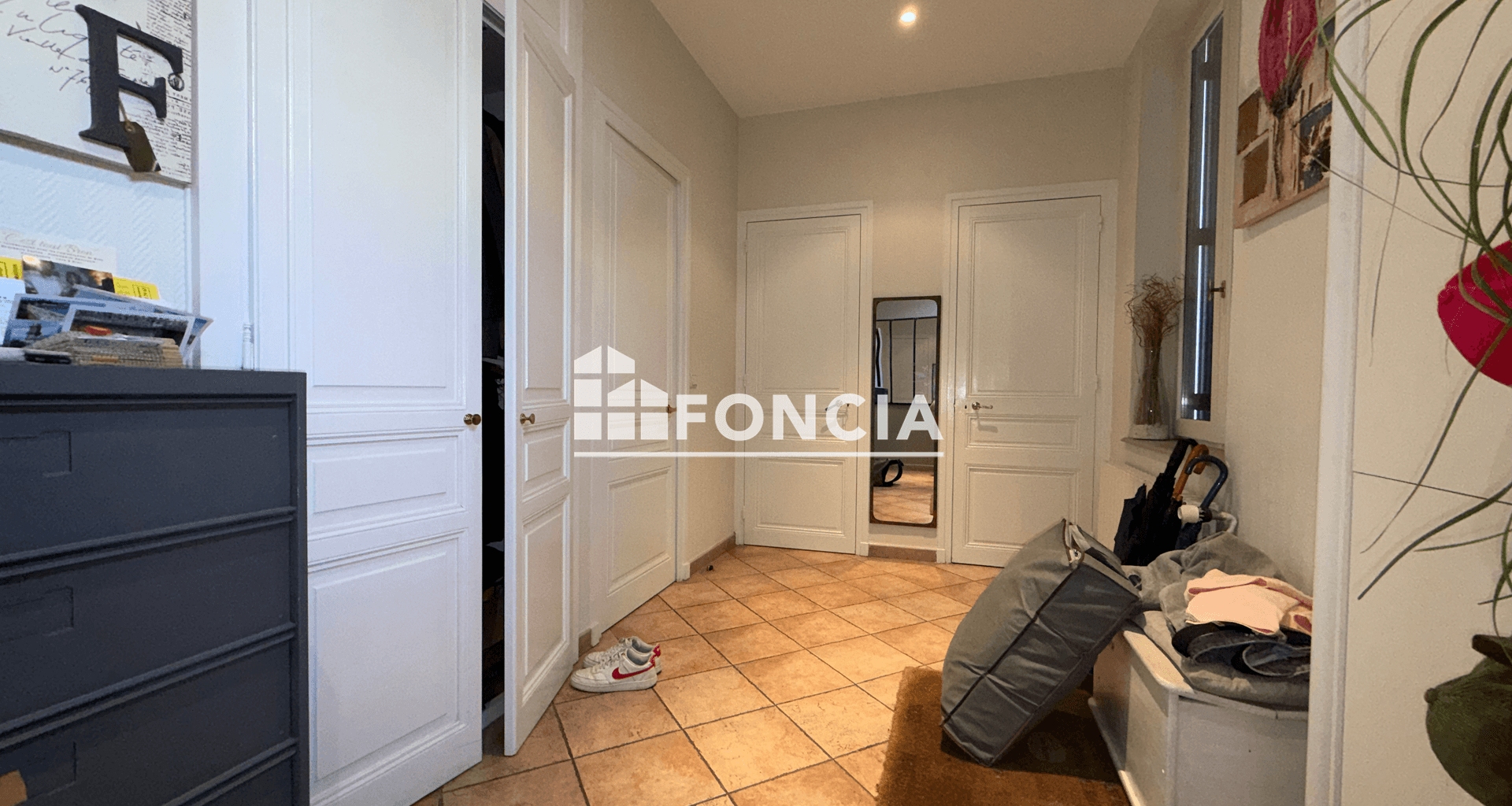 Maison 4 pièces (156.44 m²) à louer - Lyon 8ᵉ (69008)