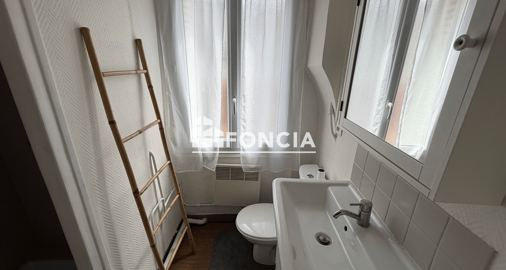 Studio meublé (22.82 m²) à louer - Lisses (91090)