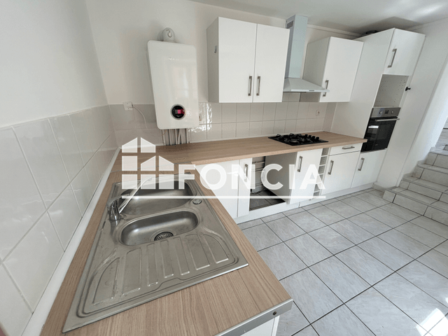 Appartement 5 pièces (118.5 m²) à louer - Charleville Mezieres (08000)