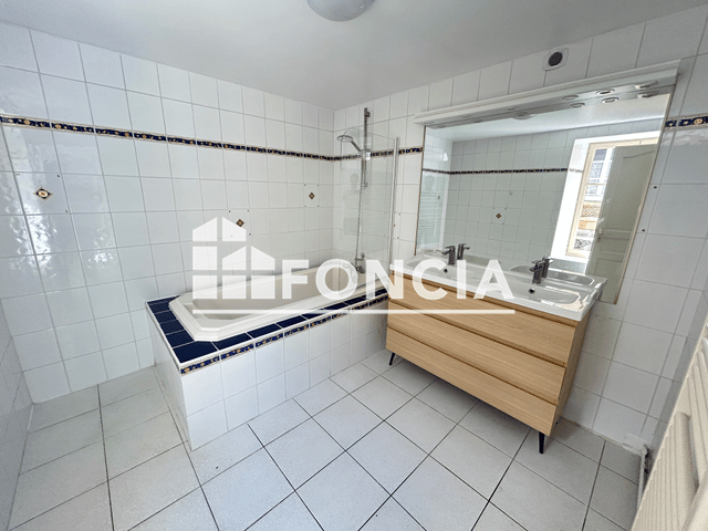 Appartement 5 pièces (118.5 m²) à louer - Charleville Mezieres (08000)
