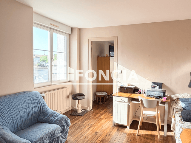 Maison 5 pièces (86 m²) à louer - Saint Pierre Des Echaubrognes (79700)