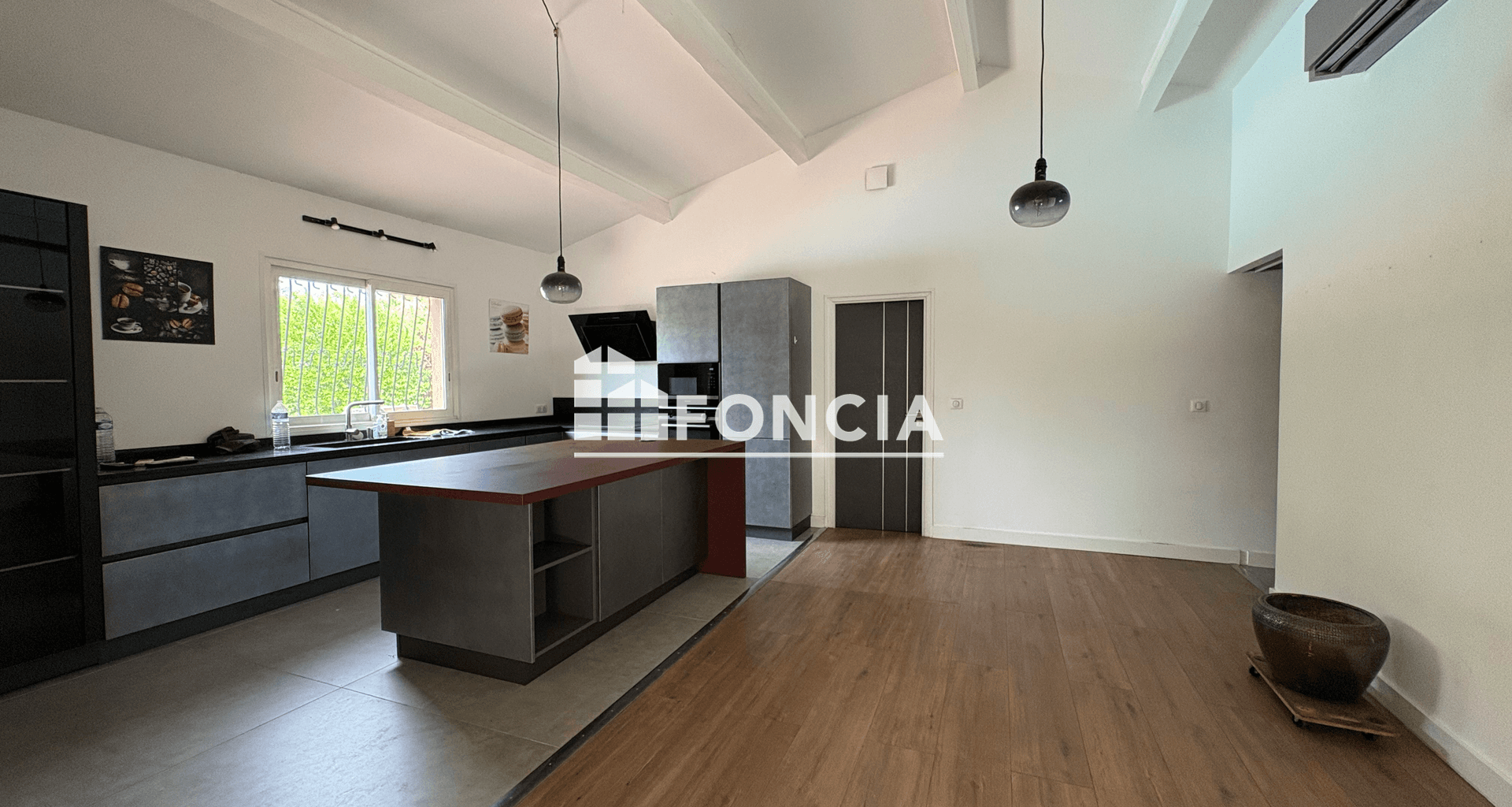 Maison 8 pièces (210 m²) à vendre - Châteauneuf-le-rouge (13790)
