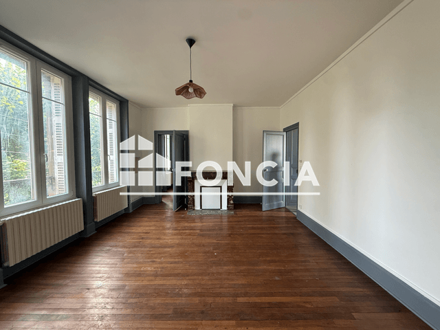 Appartement 3 pièces (73 m²) à louer - Charleville-mezieres (08000)