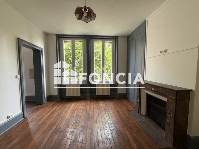 Appartement 3 pièces (73 m²) à louer - Charleville-mezieres (08000)