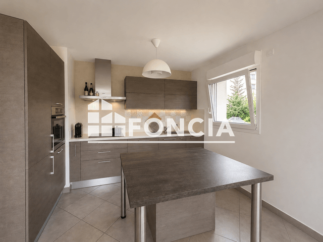 Appartement meublé 4 pièces (95.35 m²) à louer - Saint-julien-en-genevois (74160)