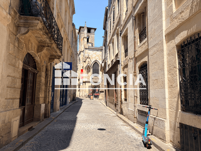 Appartement 3 pièces (138.4 m²) à louer - Bordeaux (33000)