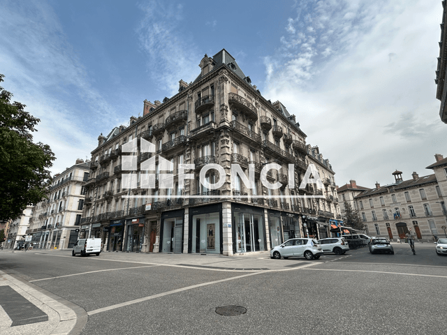 Appartement 4 pièces (114.38 m²) à louer - Grenoble (38000)