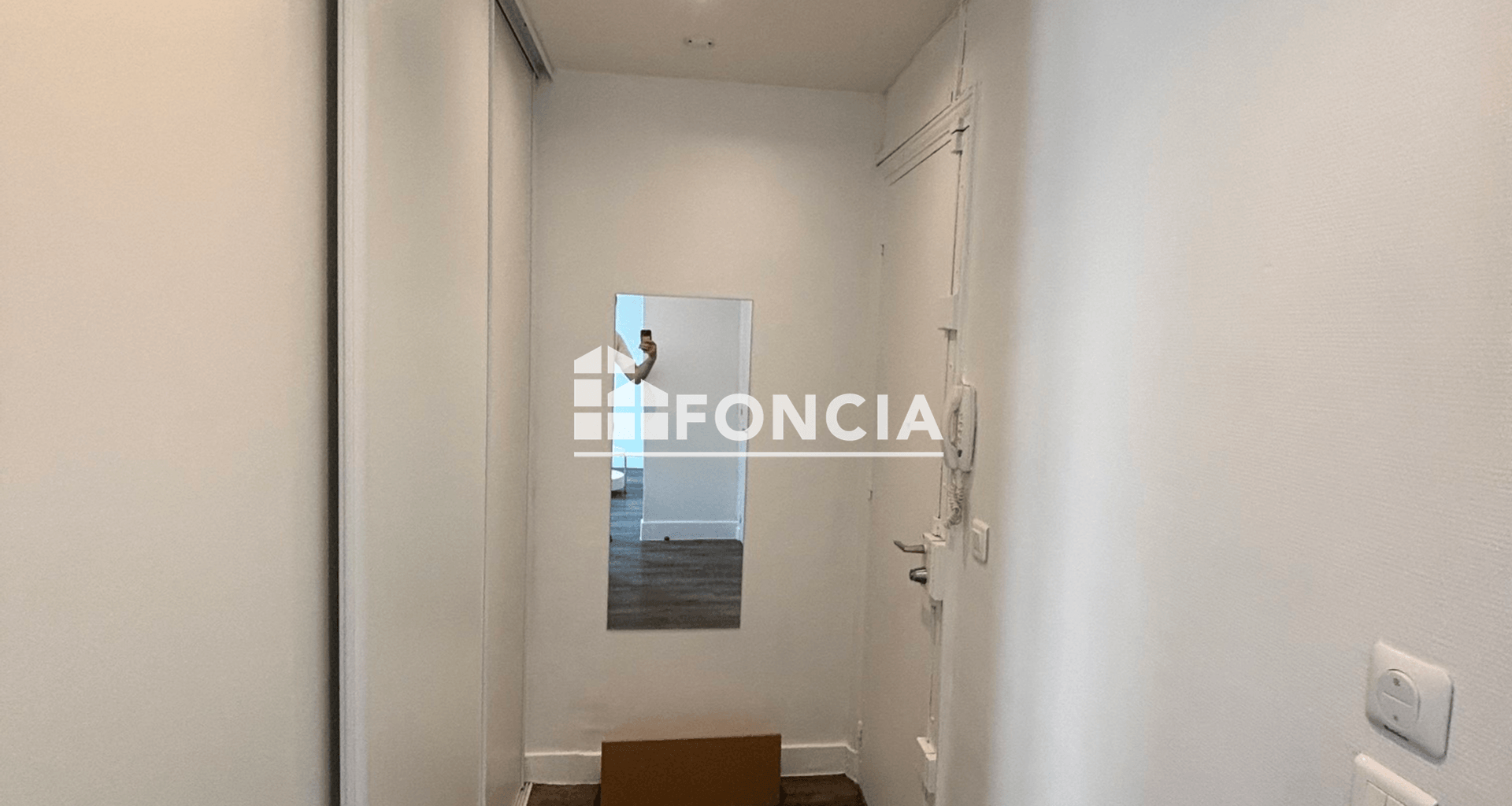 Studio meublé (27.89 m²) à louer - Courbevoie (92400)