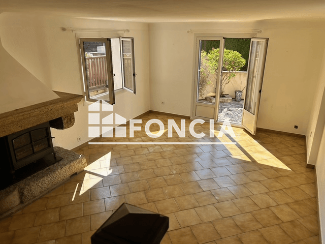 Maison 3 pièces (133.65 m²) à louer - Saint Cyr Sur Mer (83270)