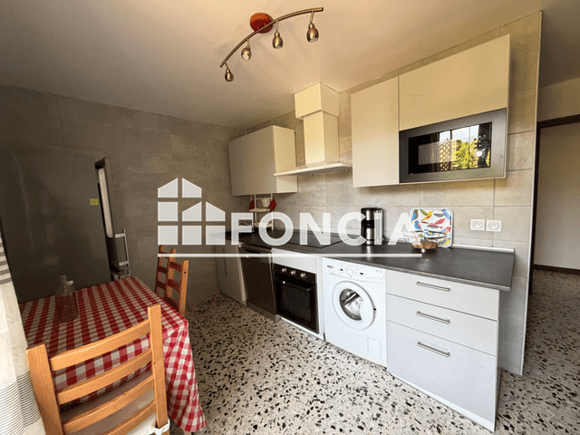 Appartement meublé 3 pièces (65.74 m²) à louer - Saint Martin D Heres (38400)