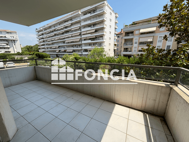 Appartement 2 pièces (40.22 m²) à louer - Cannes-la-bocca (06150)