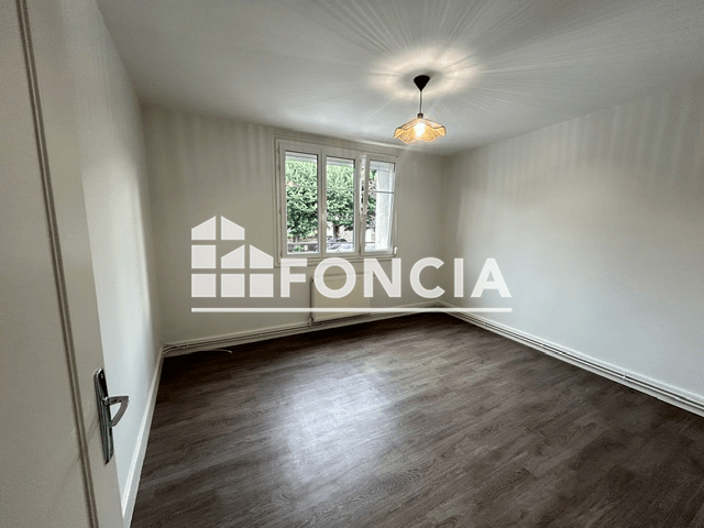 Appartement 3 pièces (35 m²) à louer - Charleville-mezieres (08000)