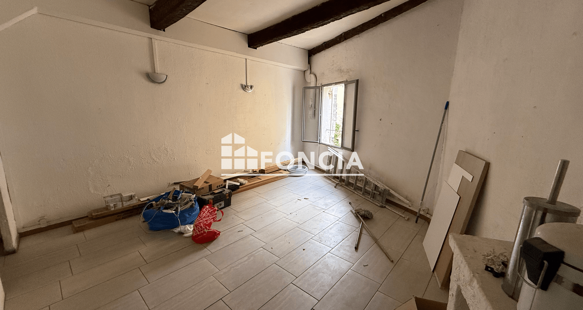 Studio (26.83 m²) à vendre - Saint-mitre-les-remparts (13920)
