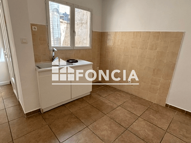Appartement 3 pièces (84.35 m²) à louer - Arles (13200)