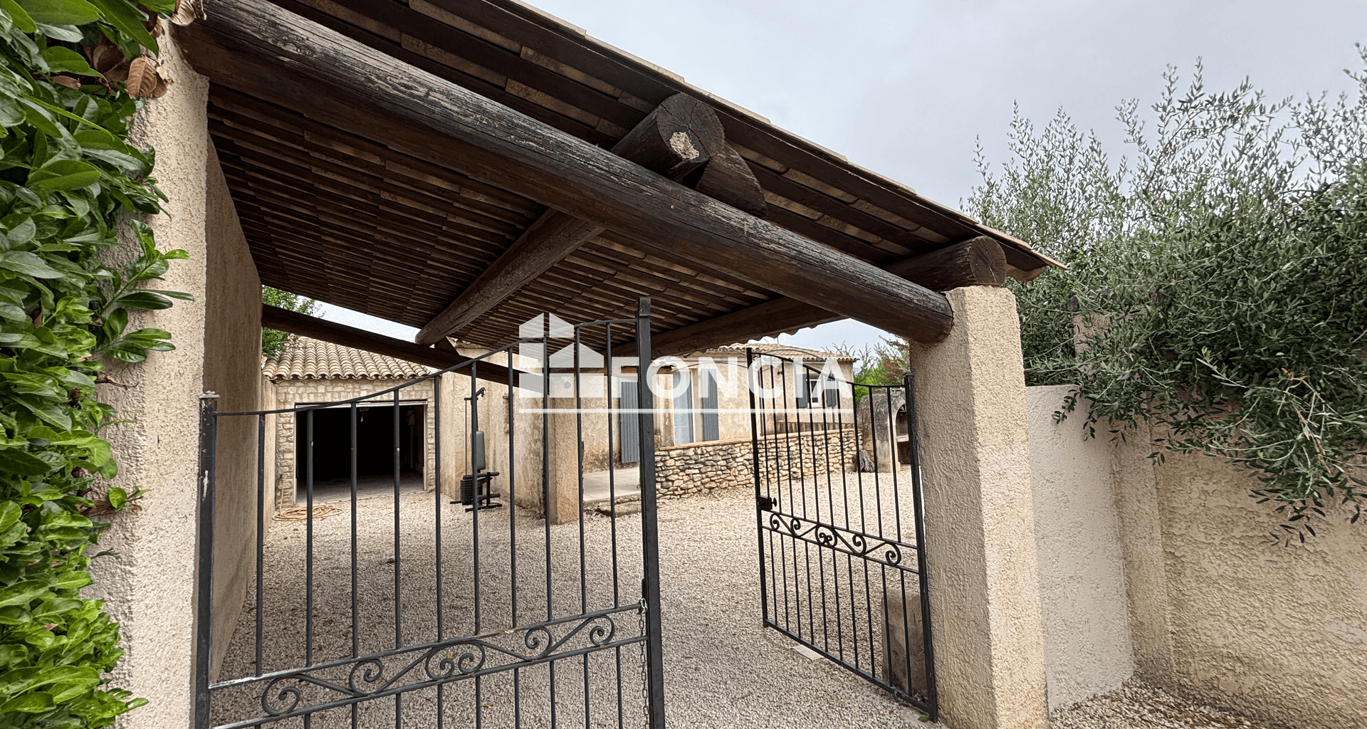 Maison 4 pièces (101.29 m²) à louer - Lauris (84360)