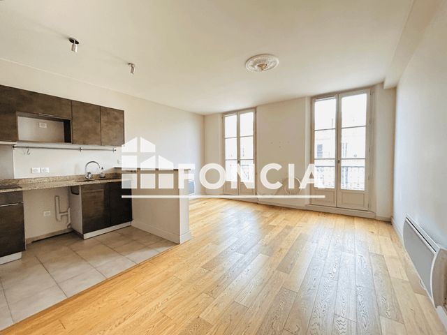 Appartement 3 pièces (73.6 m²) à louer - Toulon (83000)