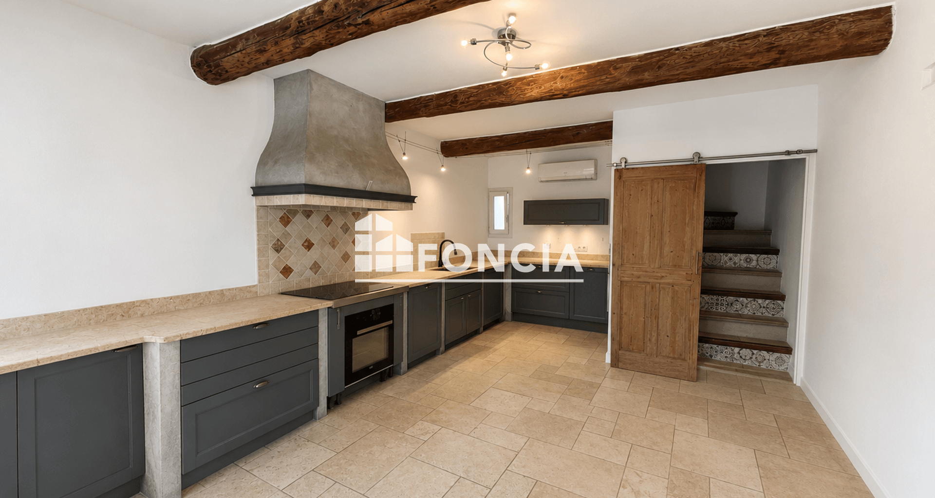 Maison 8 pièces (197.8 m²) à louer - Le Pontet (84130)