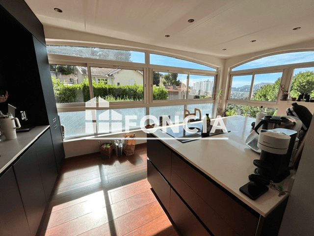 Appartement 3 pièces (80.88 m²) à louer - Marseille 8ᵉ (13008)