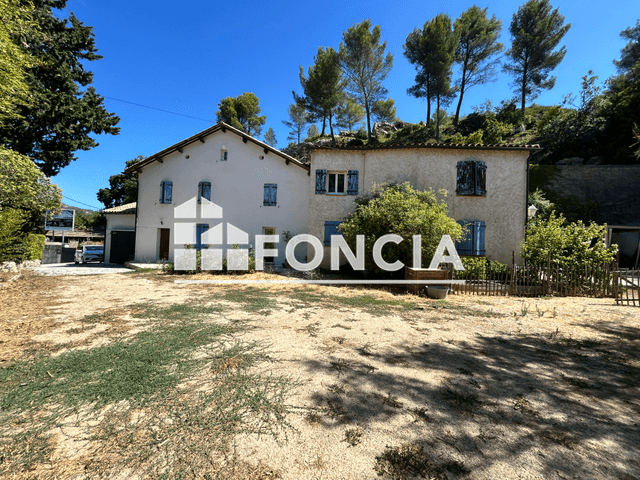 Maison 5 pièces (195.99 m²) à louer - Roquevaire (13360)