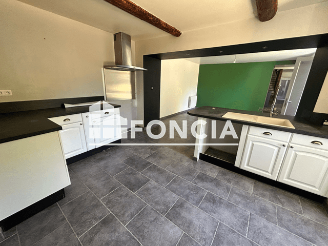 Maison 5 pièces (195.99 m²) à louer - Roquevaire (13360)