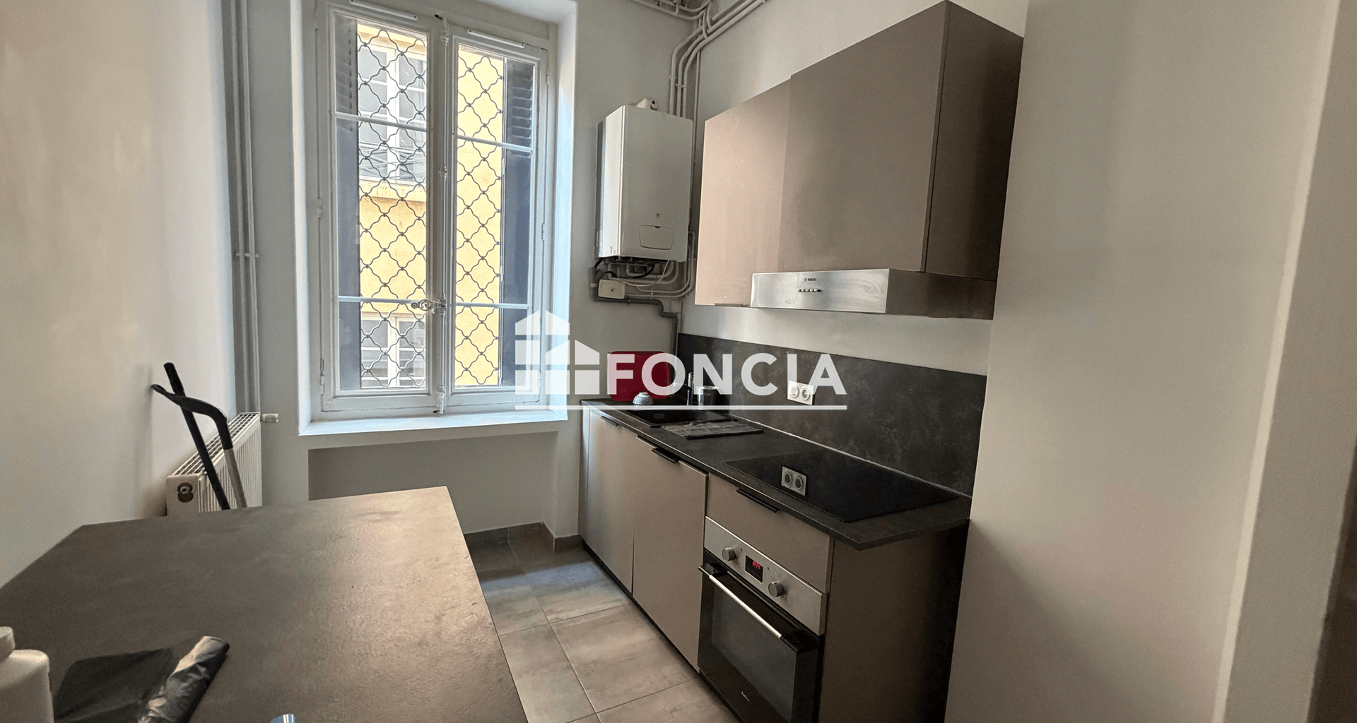 Appartement 3 pièces (84.87 m²) à louer - Lyon 1ᵉʳ (69001)