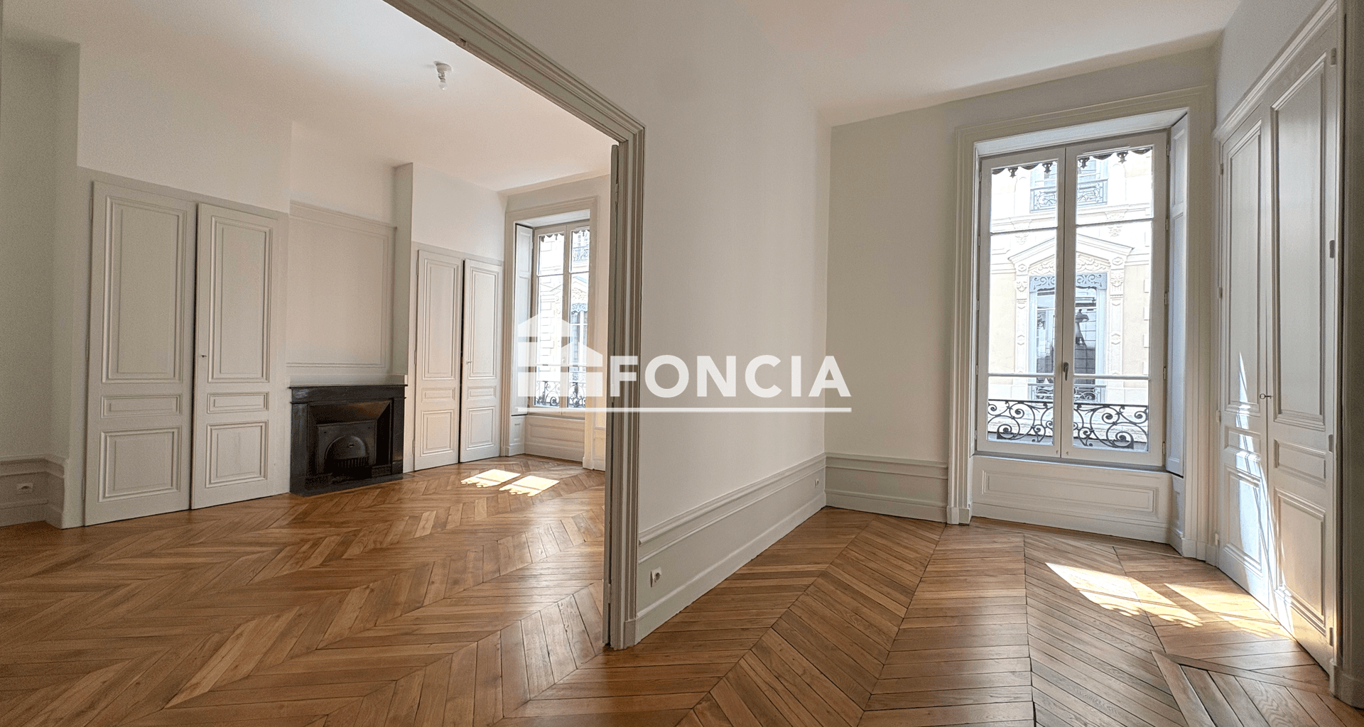 Appartement 5 pièces (119.68 m²) à louer - Lyon 1ᵉʳ (69001)