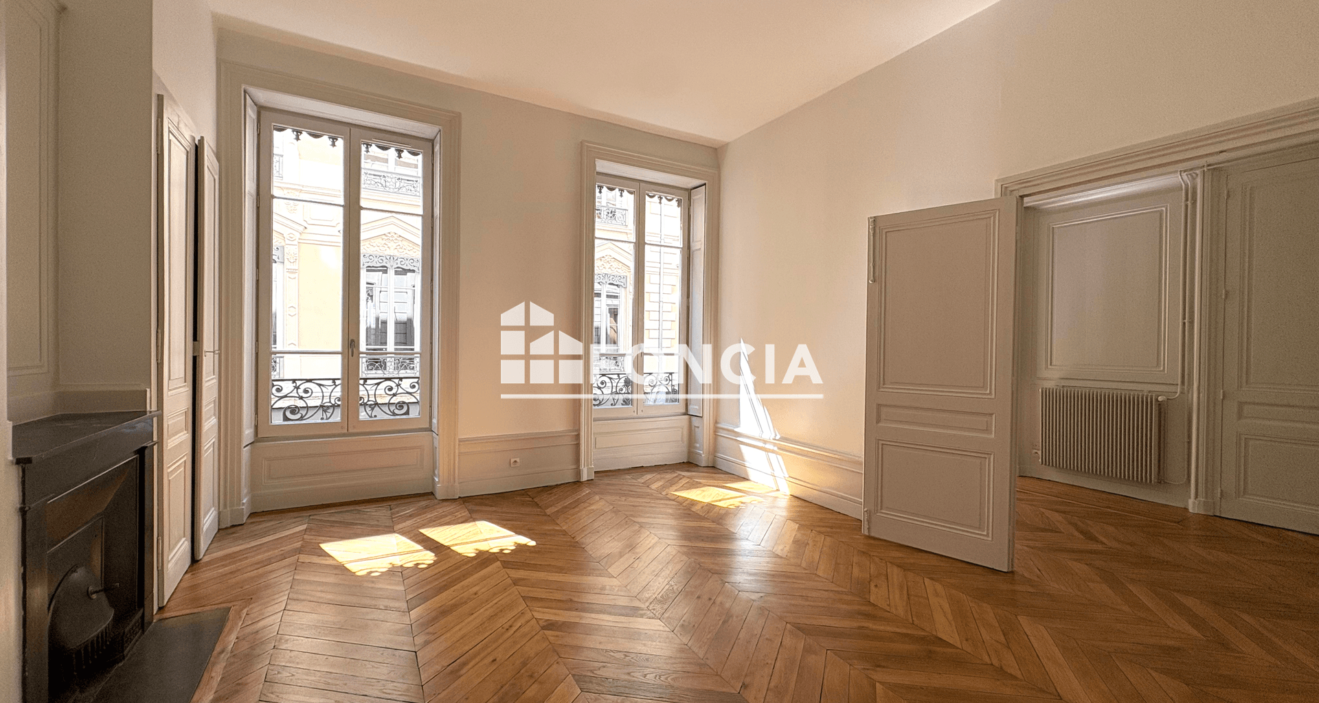 Appartement 5 pièces (119.68 m²) à louer - Lyon 1ᵉʳ (69001)
