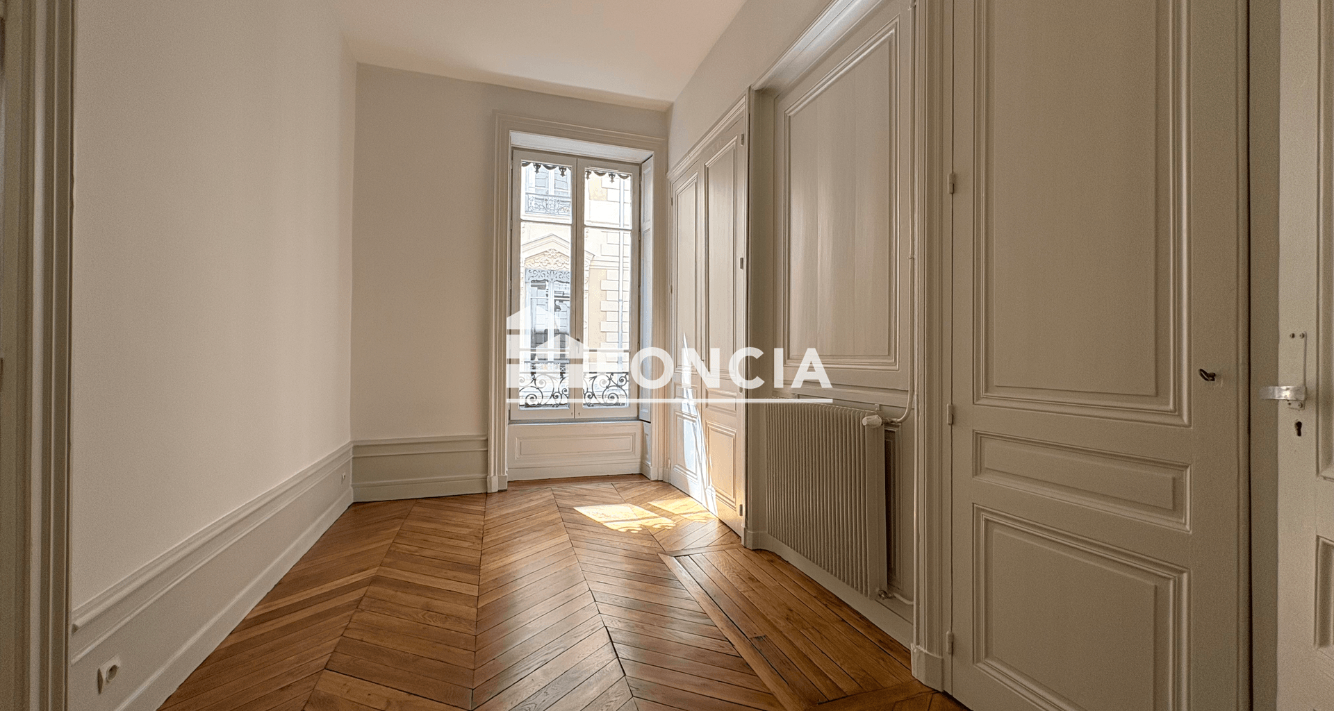 Appartement 5 pièces (119.68 m²) à louer - Lyon 1ᵉʳ (69001)