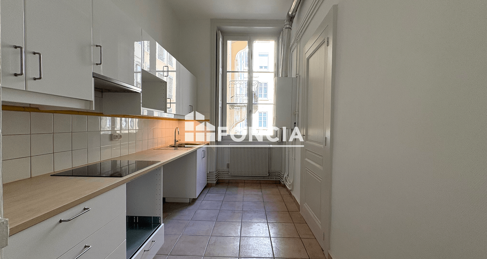 Appartement 5 pièces (119.68 m²) à louer - Lyon 1ᵉʳ (69001)