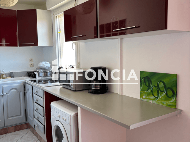 Appartement meublé 2 pièces (33.74 m²) à louer - Port St Louis Du Rhone (13230)