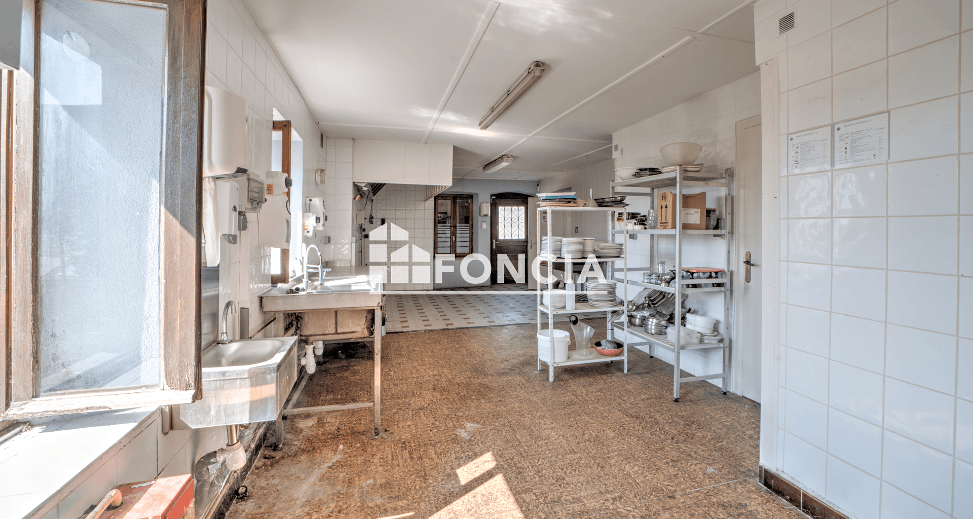Maison 9 pièces (476.65 m²) à vendre - Léaz (01200)