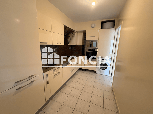 Appartement 3 pièces (82.1 m²) à louer - Nimes (30000)