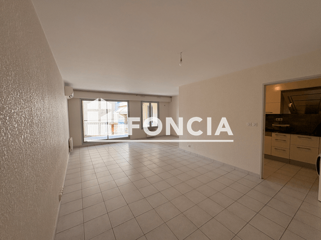 Appartement 3 pièces (82.1 m²) à louer - Nimes (30000)