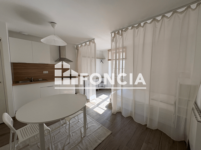 Studio (30.01 m²) à louer - Nimes (30000)