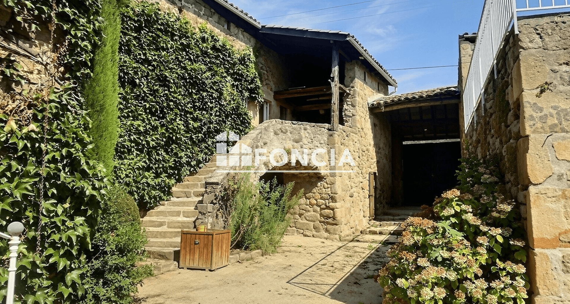 Maison 9 pièces (280 m²) à vendre - Peaugres (07340)